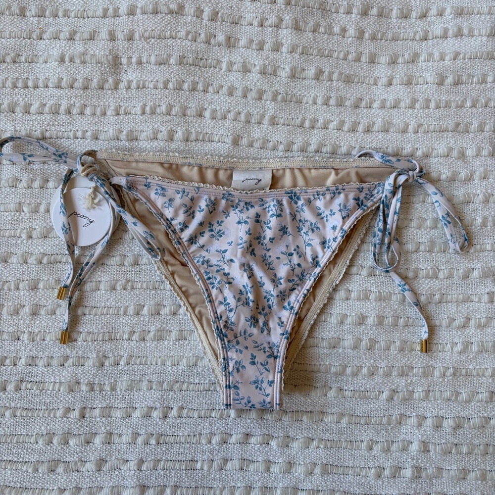 NWT Peony Swimwear Australia Crochet Trimmed Floral Bikini Bottoms Size XL
